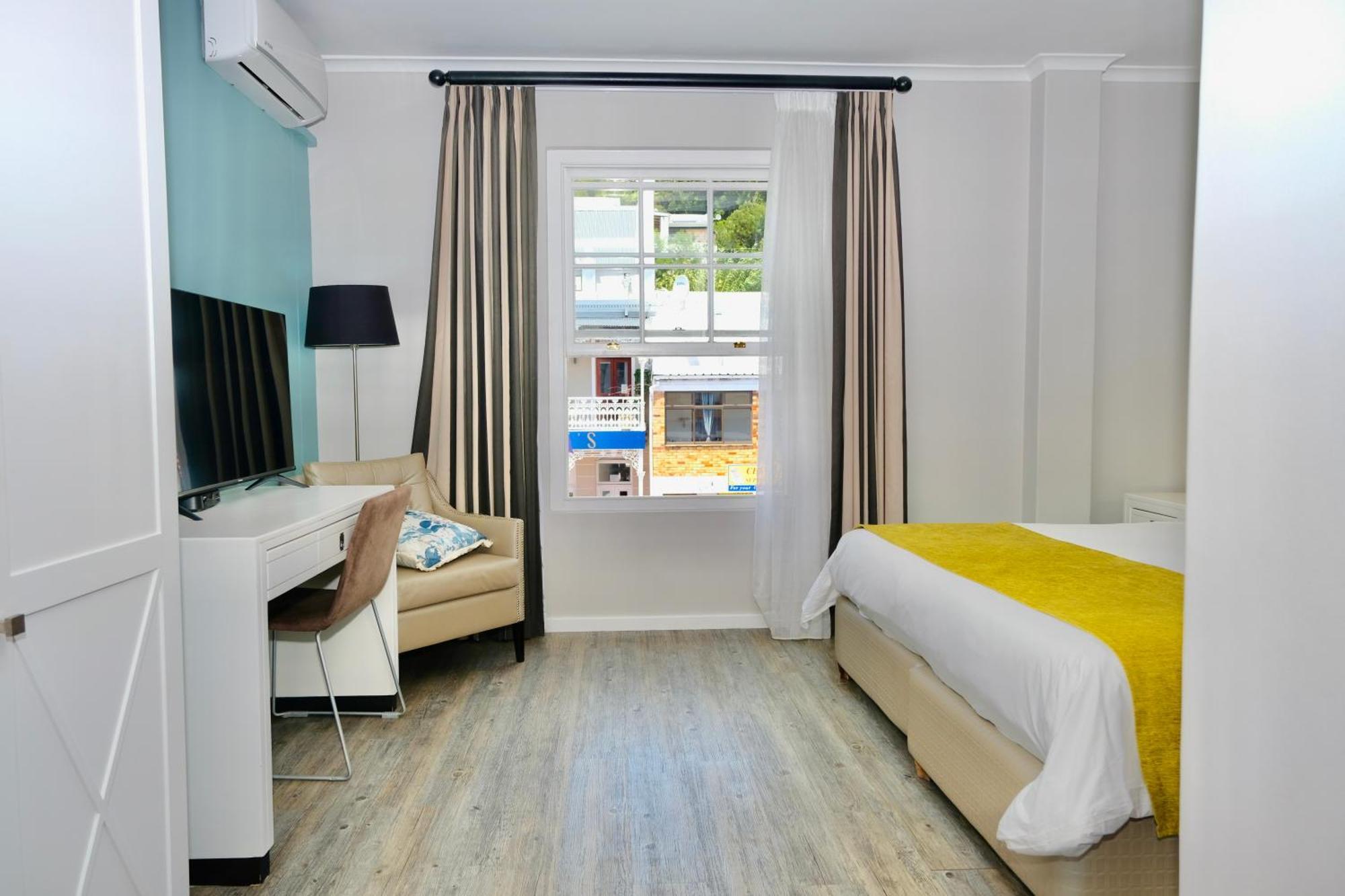 Simon'S Town Quayside Hotel Esterno foto